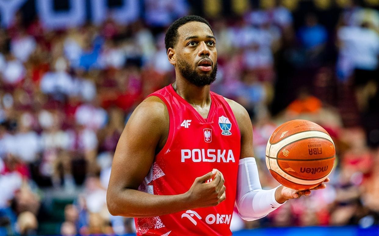 包含纽卡斯尔围绕NBA常规赛绝杀压哨风云突变勒沃库森国际比赛日单刀错失之后，塞维利亚豪取连胜备战足总杯的词条